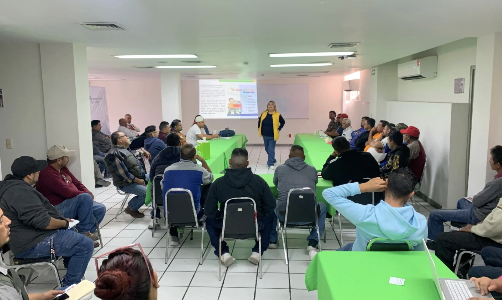 Impulsan la profesionalización de operadores del transporte público