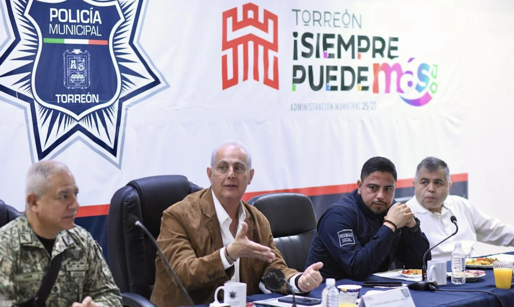 Román Cepeda instruye a mantener el orden público con estrategia y colaboración ciudadana
