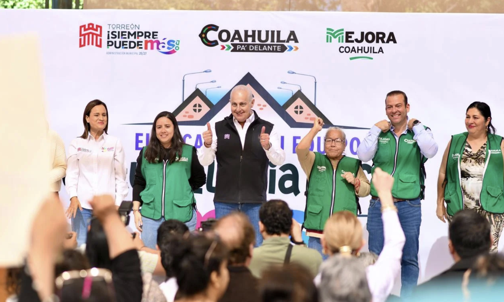 Lleva Román Cepeda brigada multidisciplinaria a Las Dalias