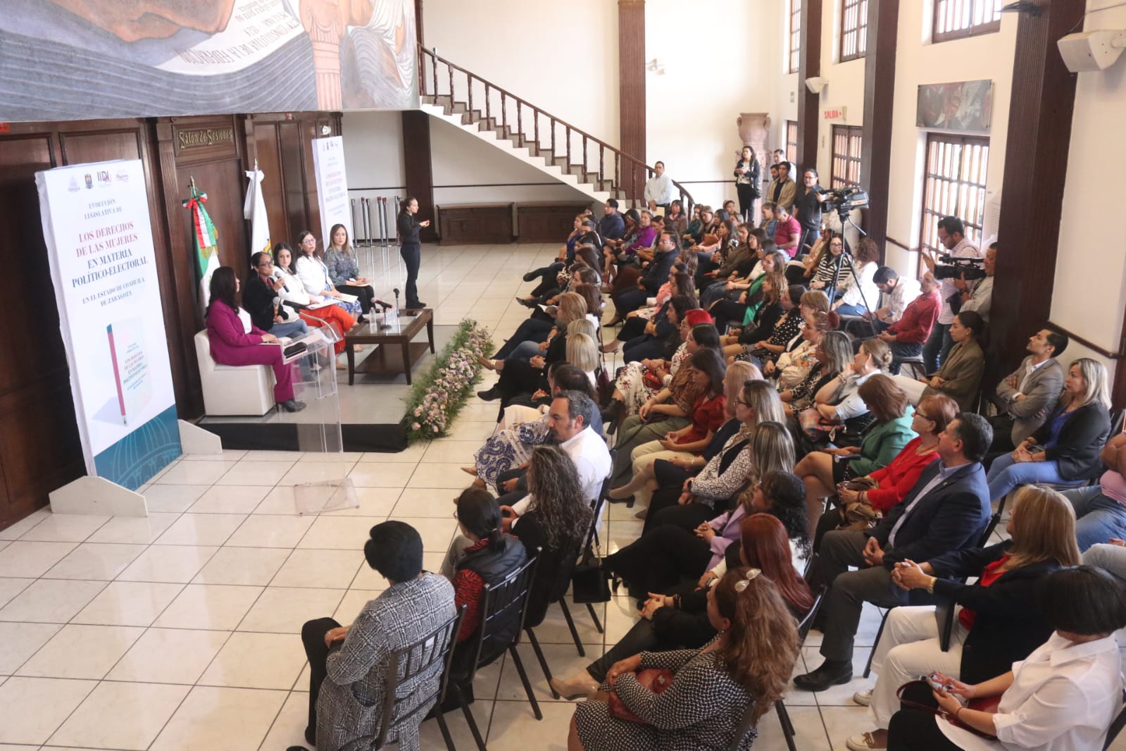 Presentan libro sobre avances en materia  de derechos de las mujeres