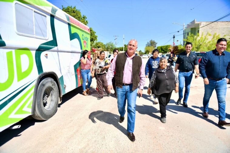 Román Alberto Cepeda González supervisa atención de dependencias en ejido La Rosita