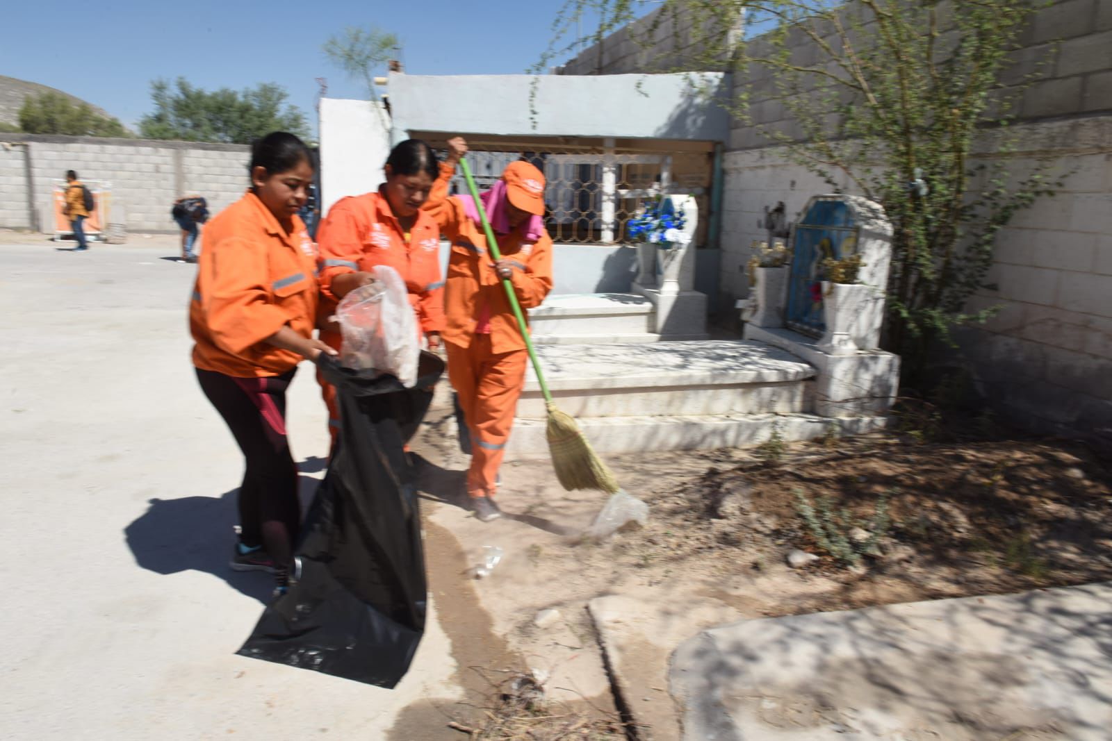 Coordinan autoridades atención en panteones por 10 de mayo