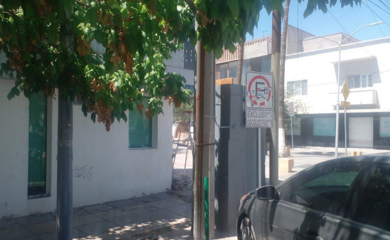 Informan sobre procedimiento para contar con estacionamiento exclusivo