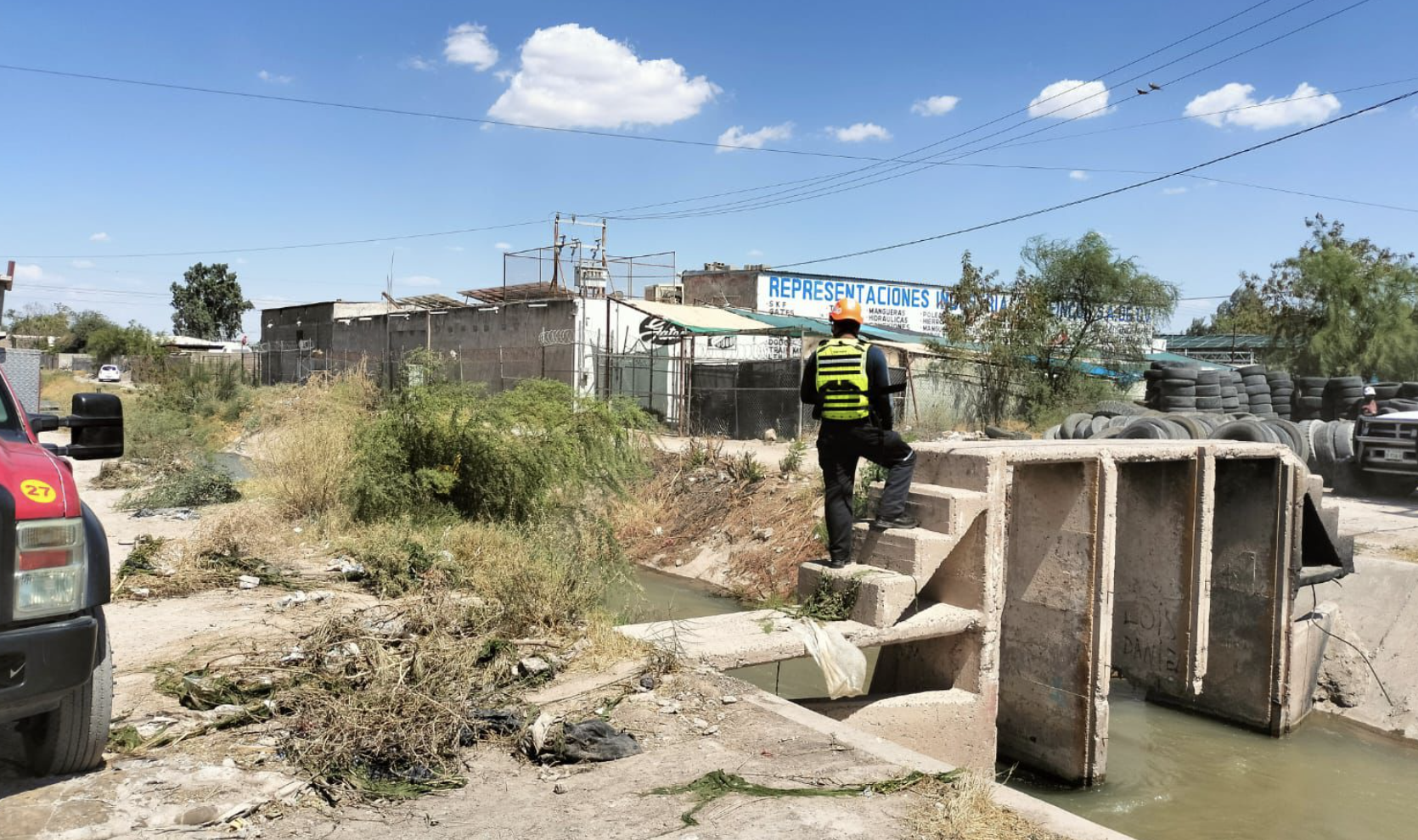 Retira Protección Civil a menores que nadaban en canal de riego