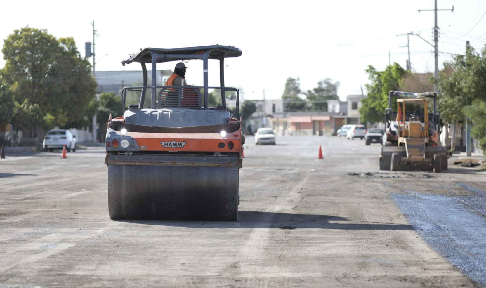 Supervisan obra de pavimentación en colonia División del Norte