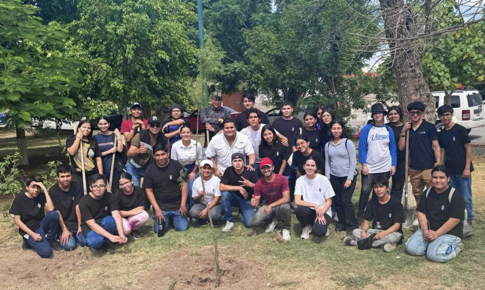 Dependencias municipales realizan reforestación en la Plaza del Eco