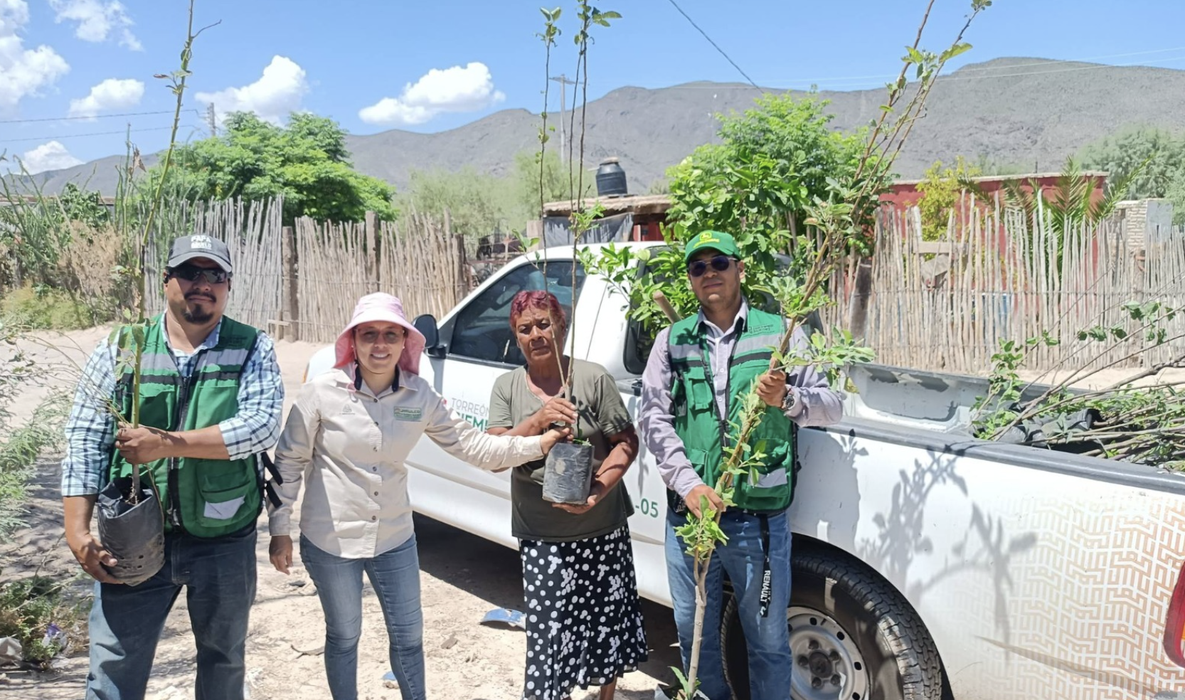 Reforestan con más de 12 mil 400 plantas y árboles diversos espacios de Torreón