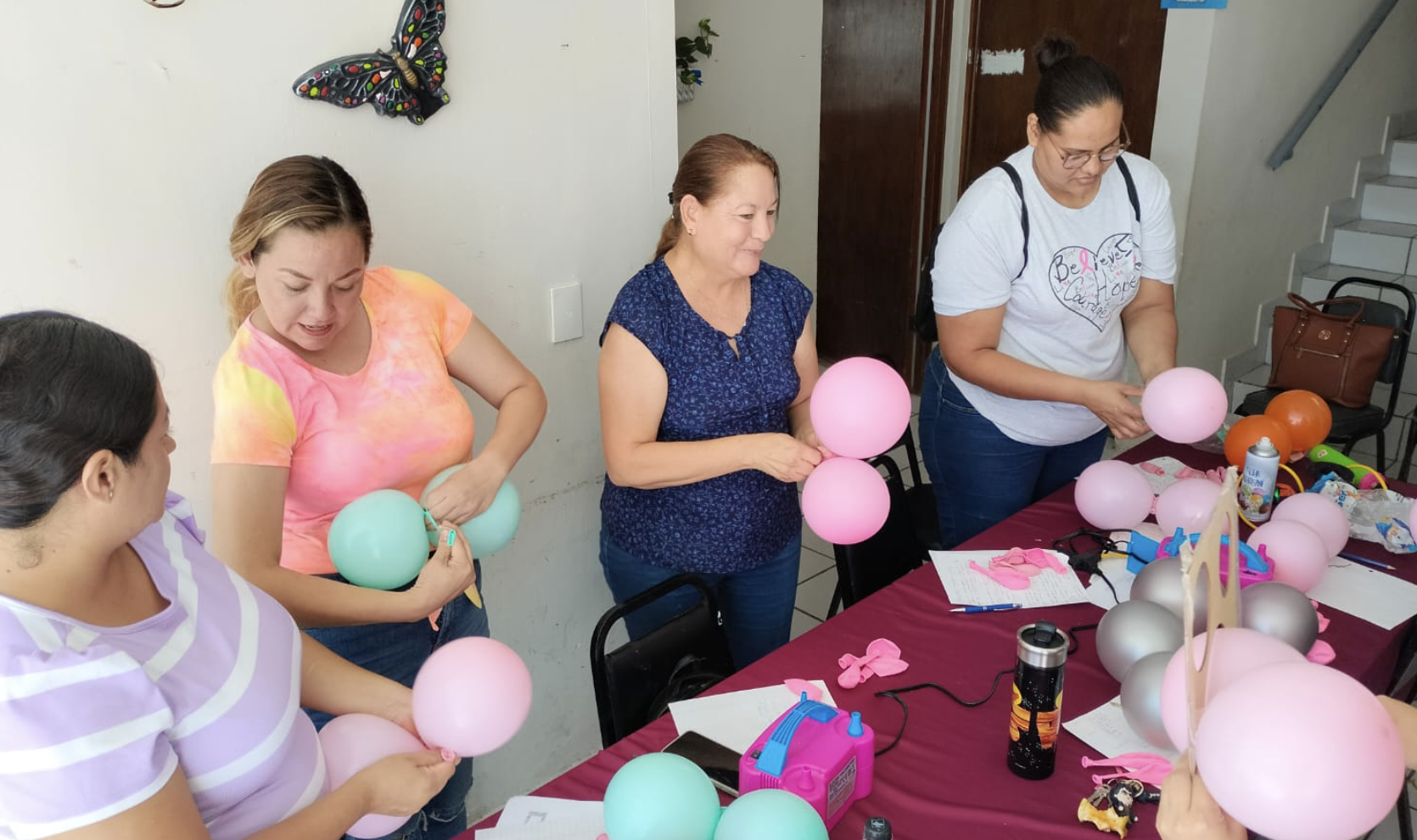 Arranca Desarrollo Social la semana con curso básico de decoración de globos