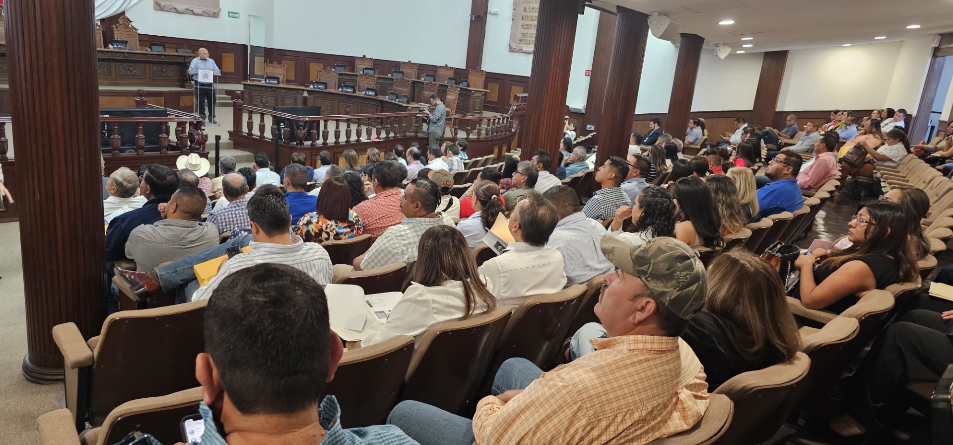 Capacita Congreso a municipios