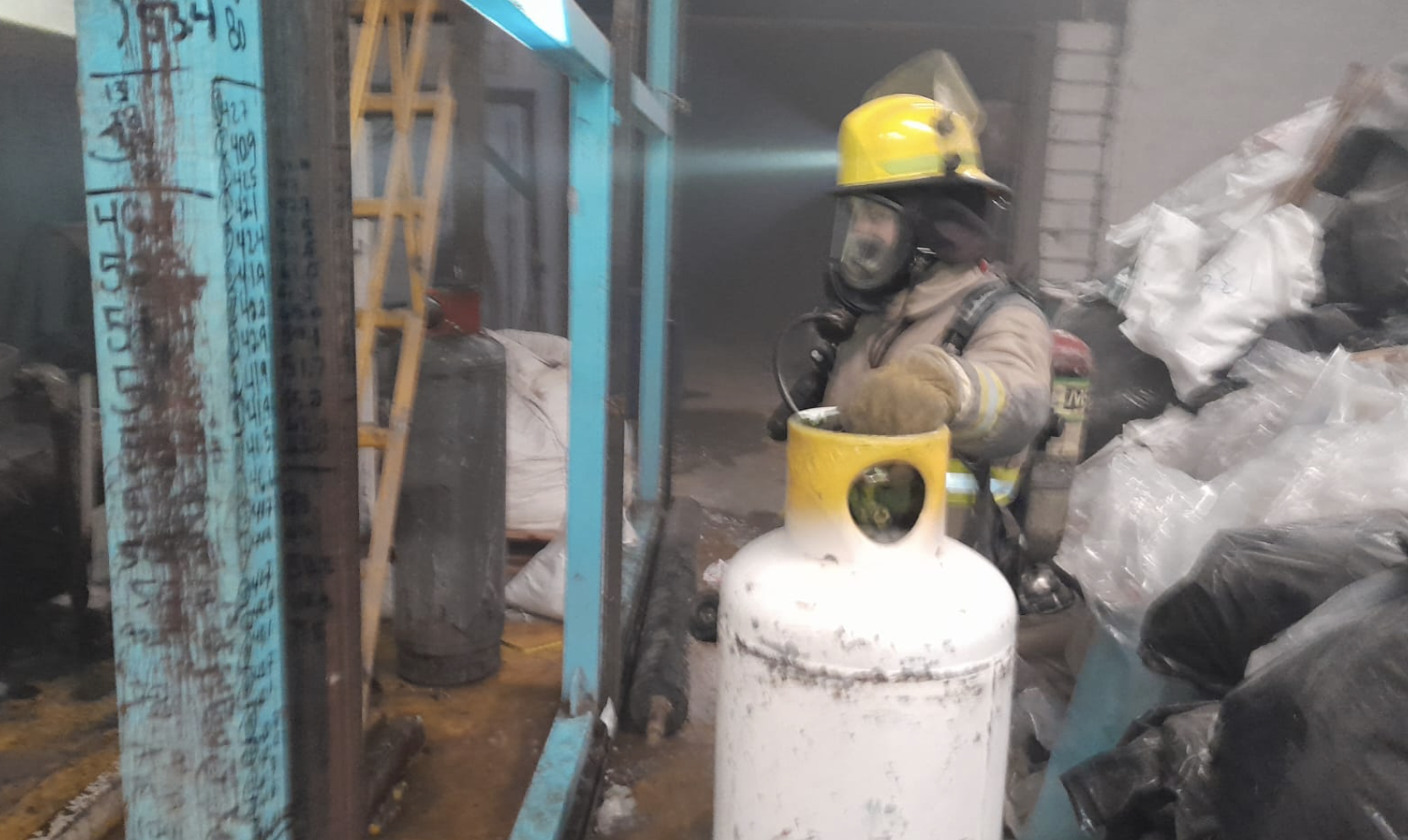 Se registra incendio en bodega de plásticos en Torreón