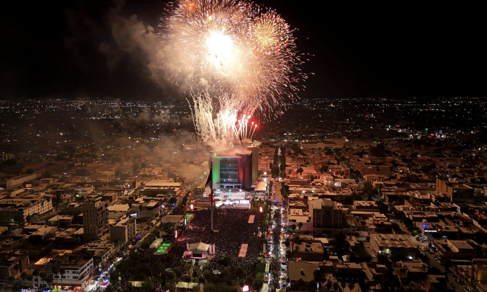 Da Román Cepeda el Grito de Independencia en Torreón