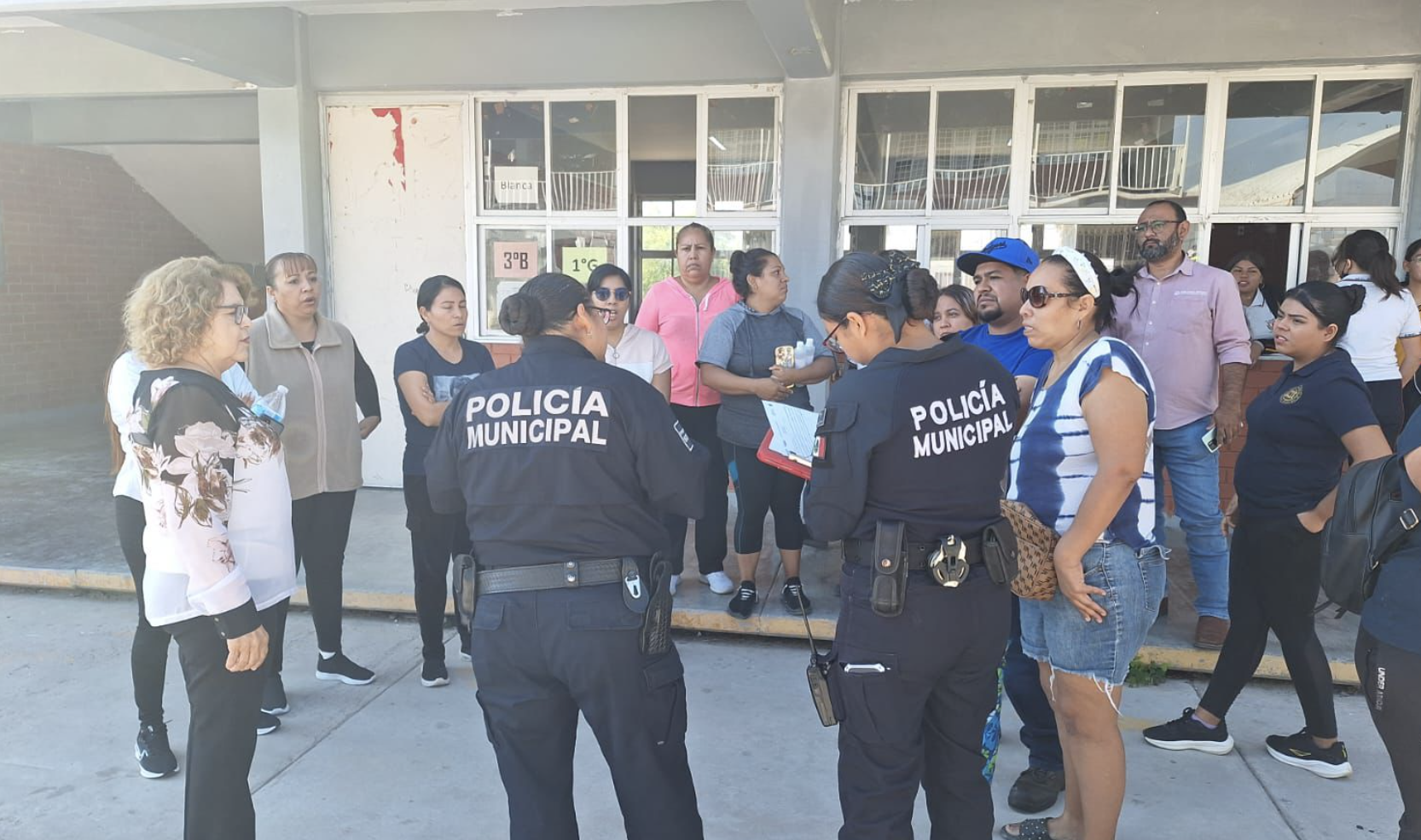 Atienden presunta amenaza de tiroteo en Secundaria número 17 de Torreón