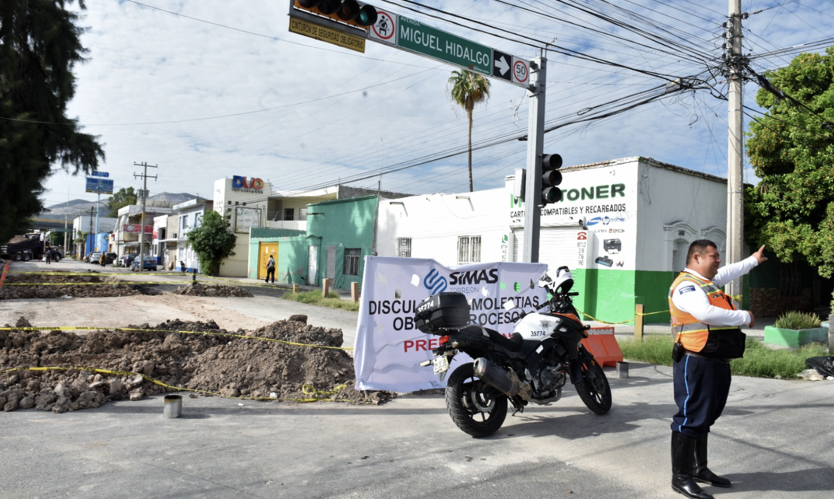 Por trabajos de reposición de la tubería de drenaje, cierran acceso a la calle Mariano López Ortiz