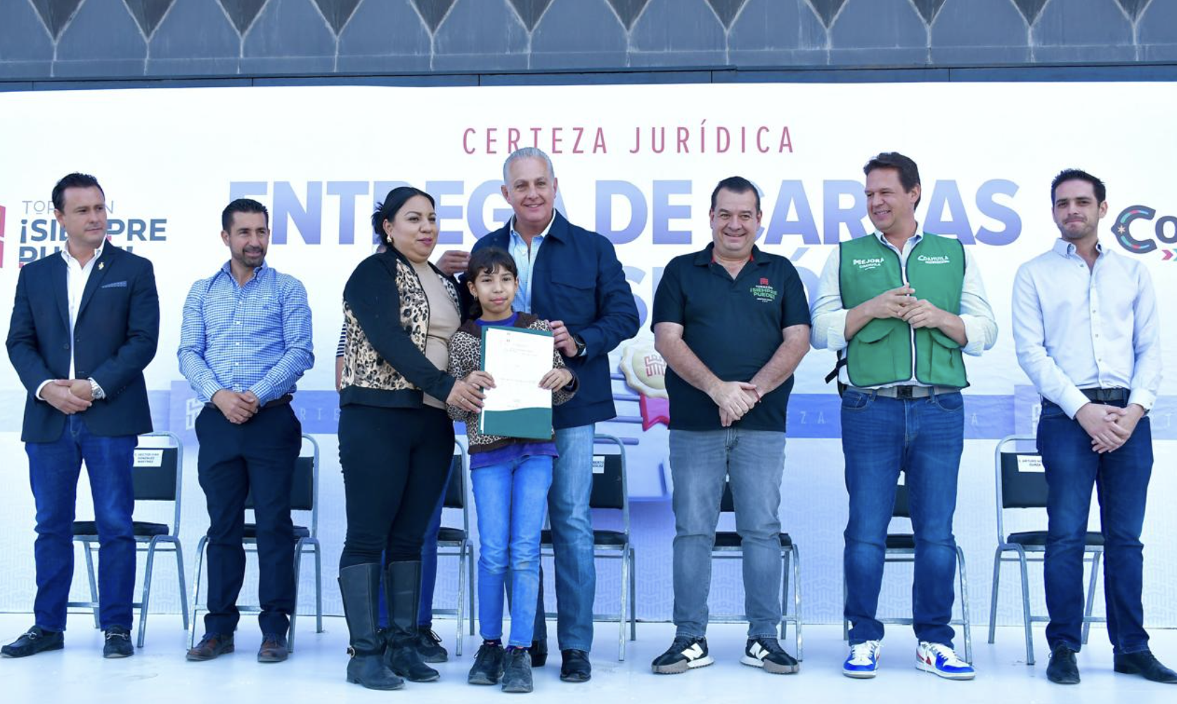 Brindan certeza jurídica a más de 125 familias de Torreón, mediante la entrega de cartas de posesión