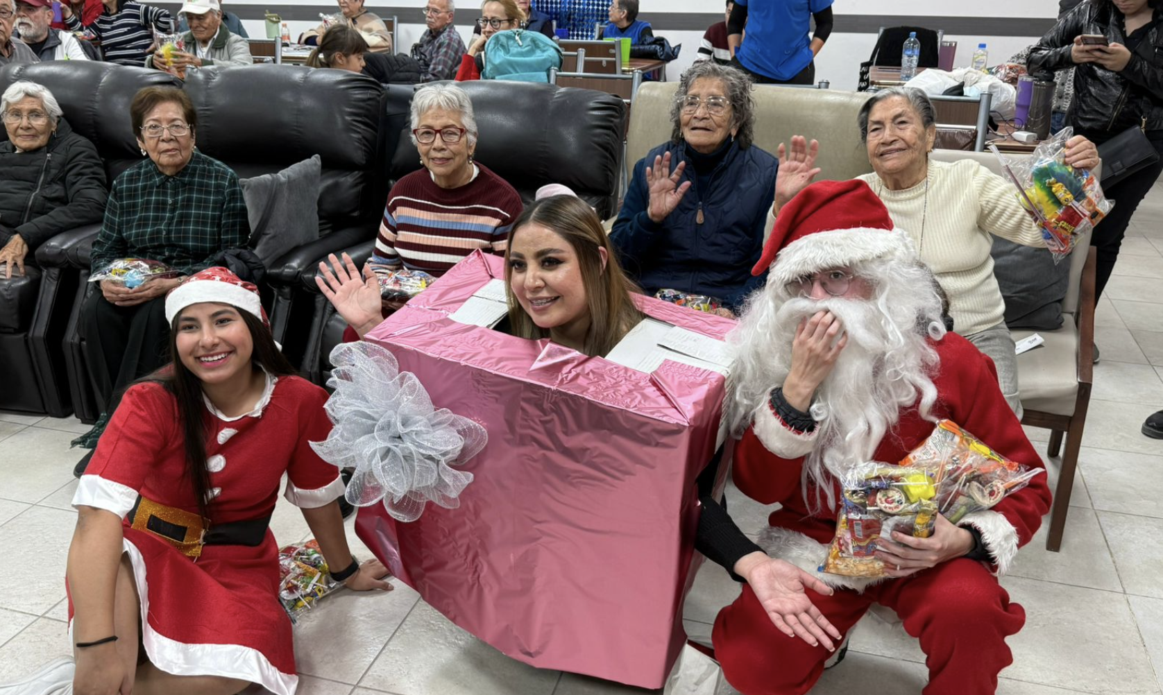 Jornada comunitaria beneficia a 40 adultos mayores del Club de los Abuelos