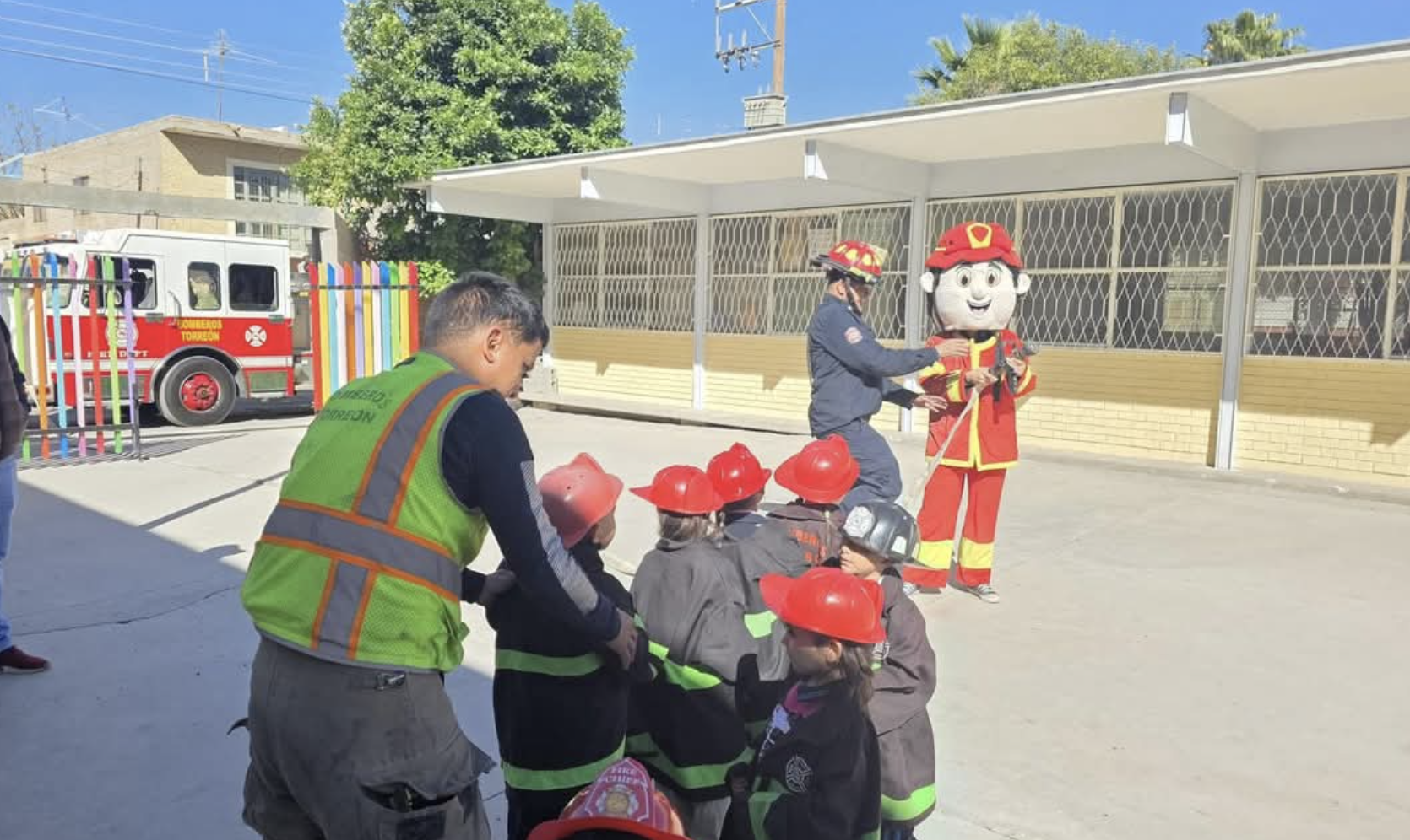 Capacitan a estudiantes sobre la prevención de accidentes