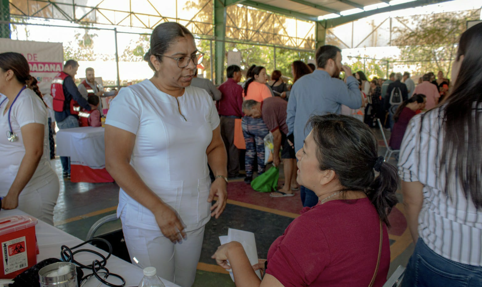 Personal de Salud Municipal brinda atención médica y veterinaria en brigadas municipales