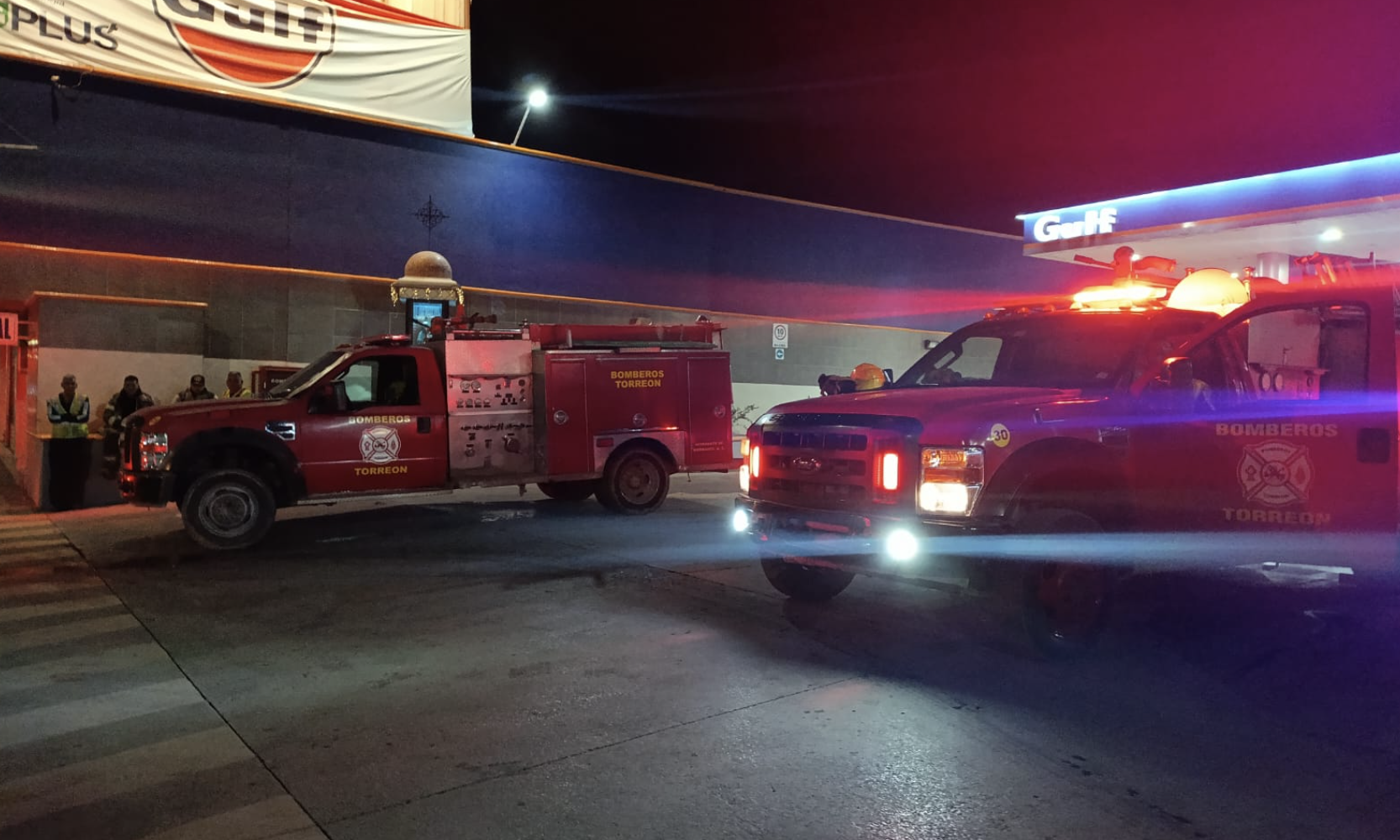 Atienden autoridades fuga de amoniaco en fábrica de hielo