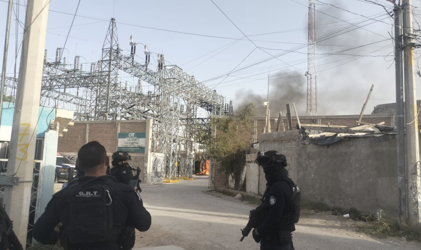 Se incendia subestación de la CFE en la Aviación, múltiples colonias se quedan sin electricidad