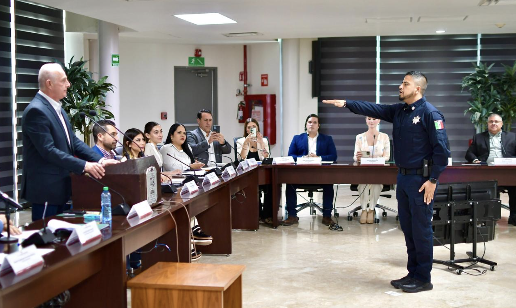 Román Cepeda toma protesta a Alfredo Flores Originales como director general de Seguridad Pública Municipal