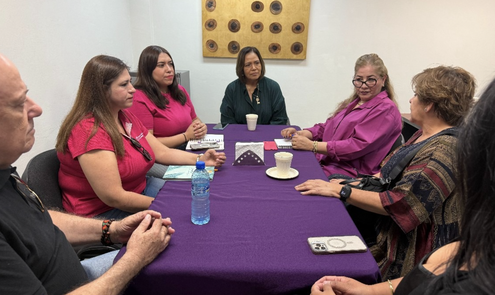 Refuerzan lazos de colaboración en favor de las mujeres