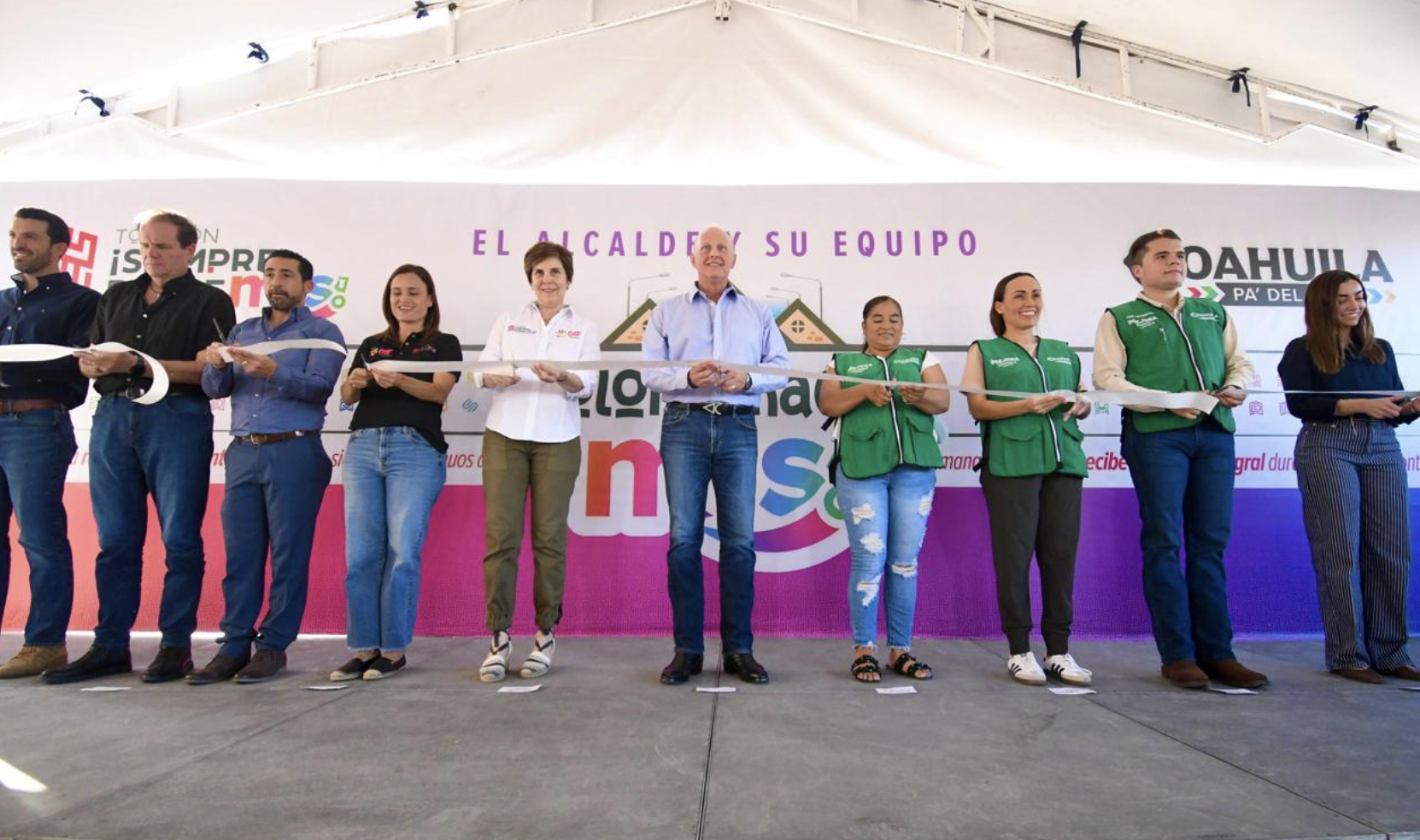 Anuncia Román Cepeda construcción de techumbre en la colonia Loma Real