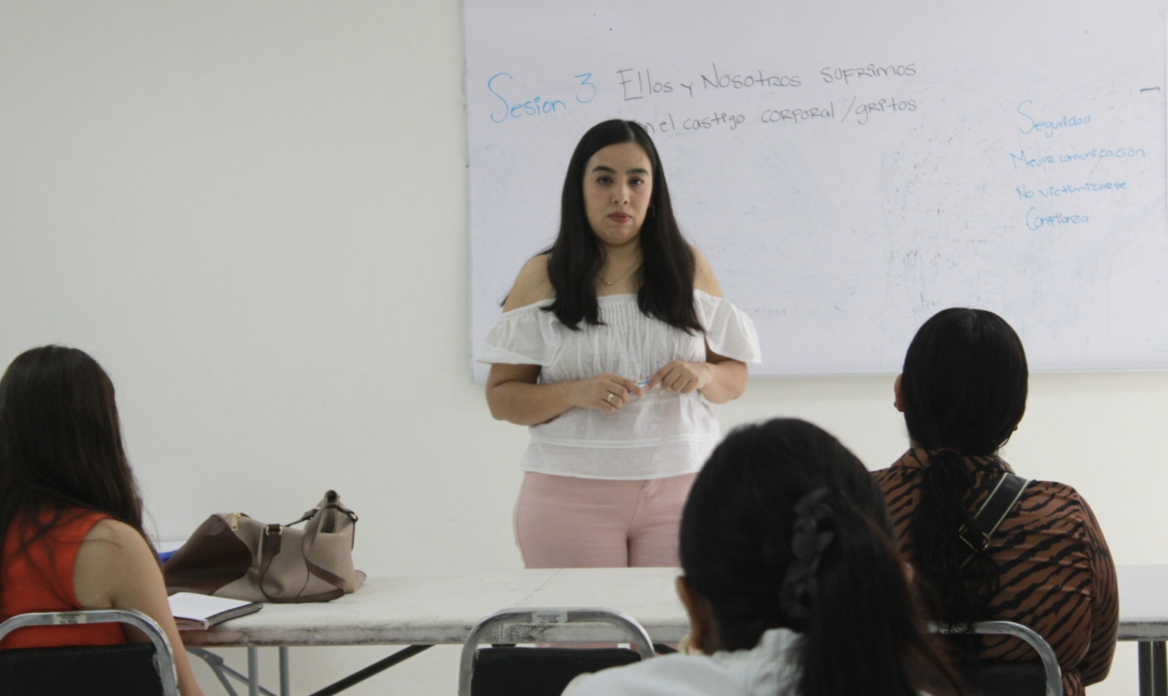 Continúa taller sobre “Crianza Positiva”, revisan los efectos del castigo corporal