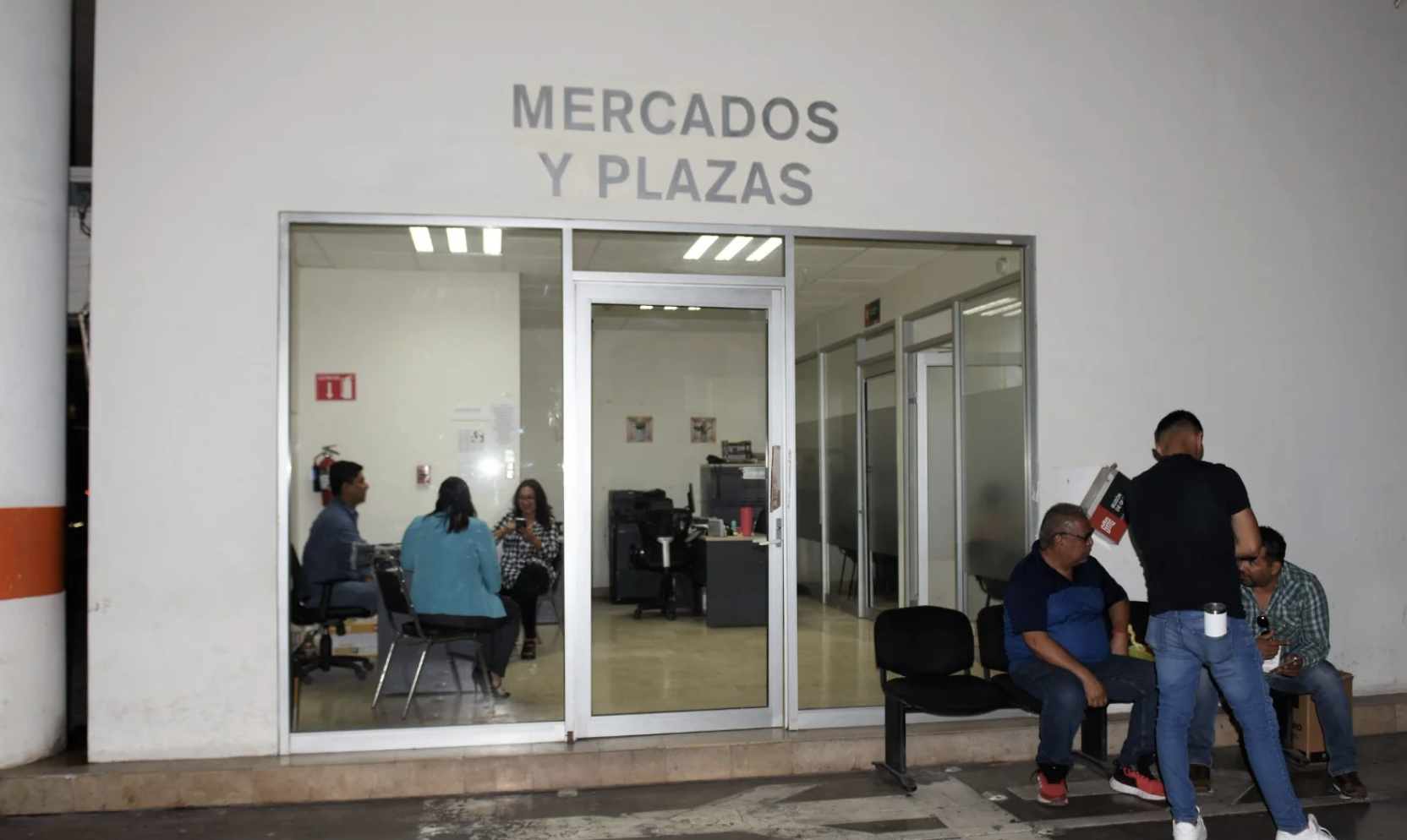 Plazas y Mercados de Torreón realiza operativo de verificaciones de comercios regularizados