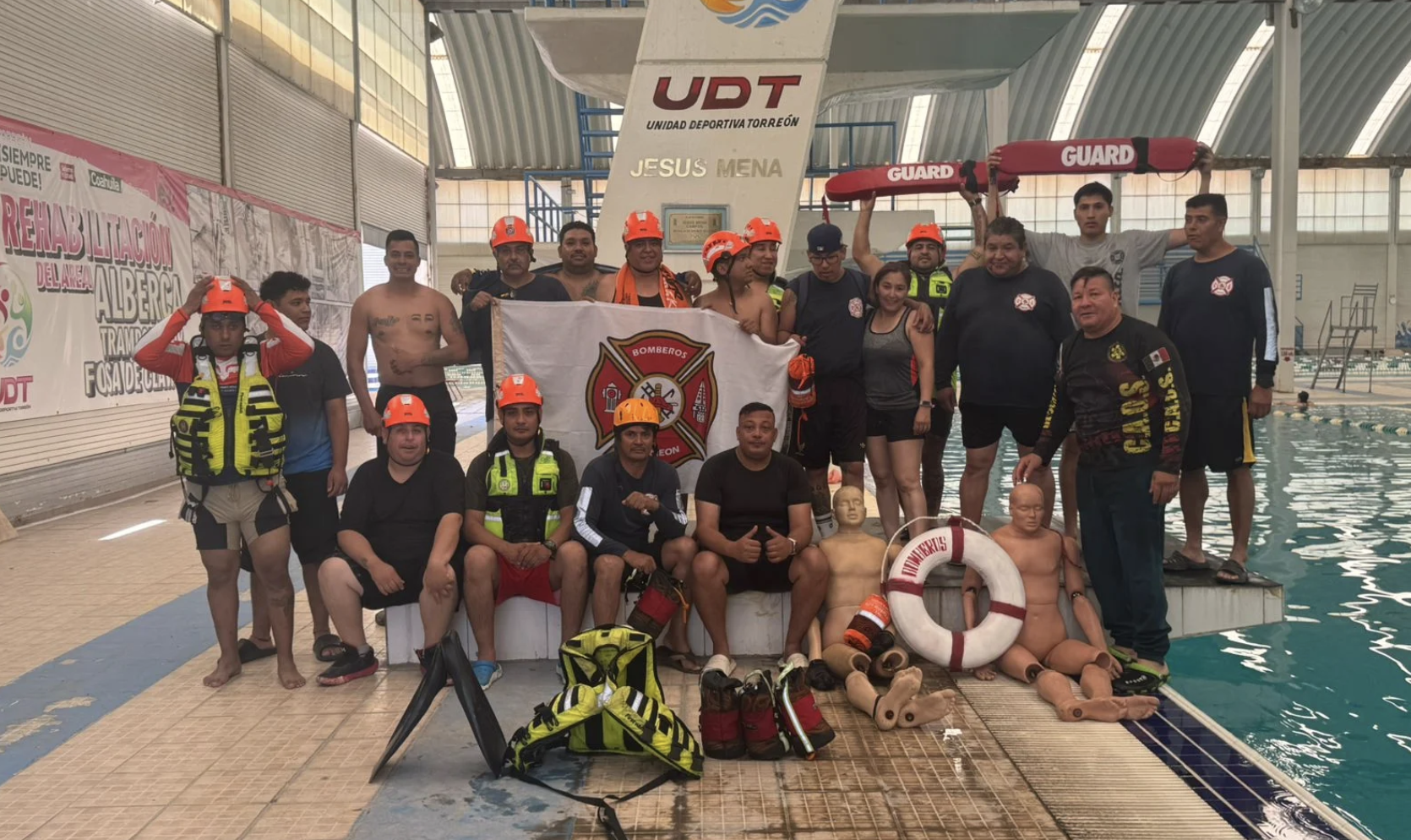 Bomberos de Torreón se preparan en rescate acuático