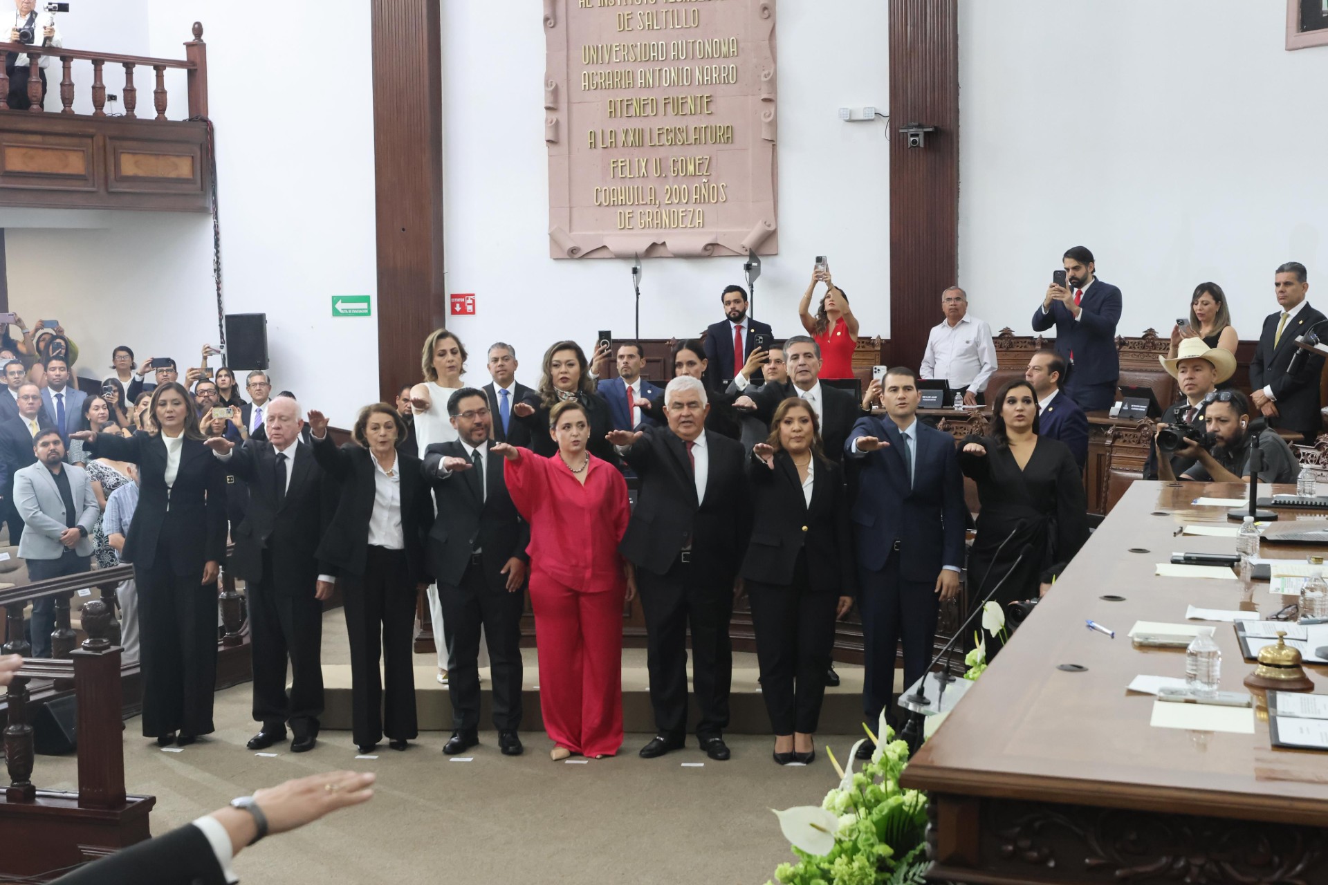 Rinden protesta en el Congreso de Coahuila personas titulares de magistraturas y juzgadoras del Poder Judicial