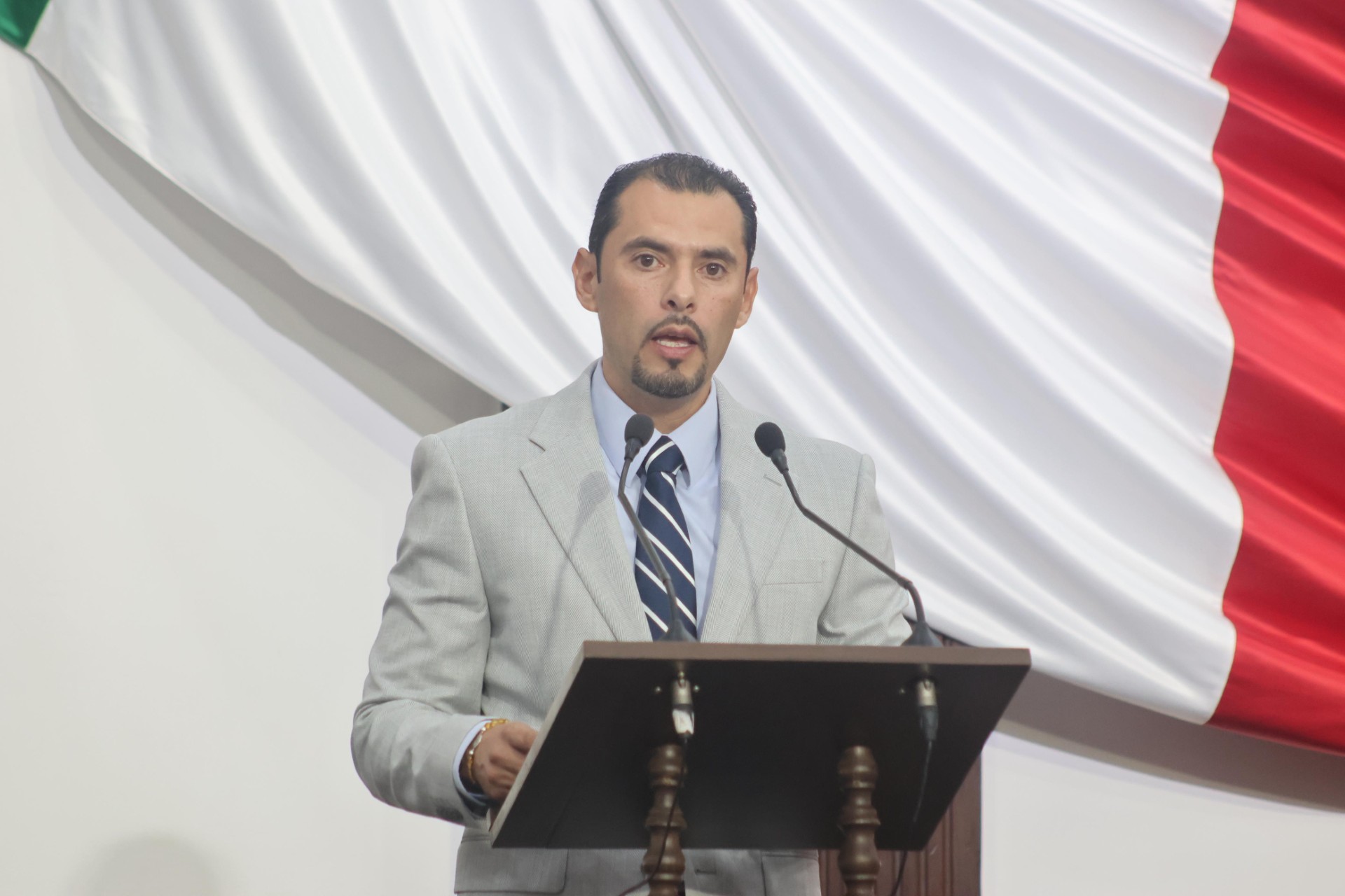 Módulos fijos del INE en las regiones Cinco Manantiales y Carbonífera, pide Sergio Zenón