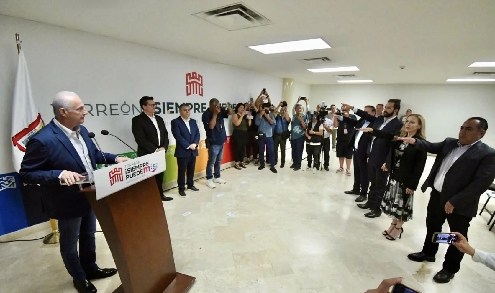 Entrega Román Cepeda nombramientos a nuevos integrantes del Gabinete Municipal de Torreón