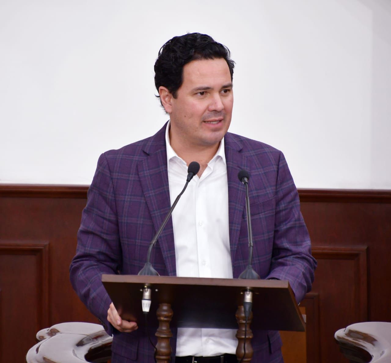 Iluminación y vigilancia en parques y espacios públicos, pide Gerardo Aguado a municipios