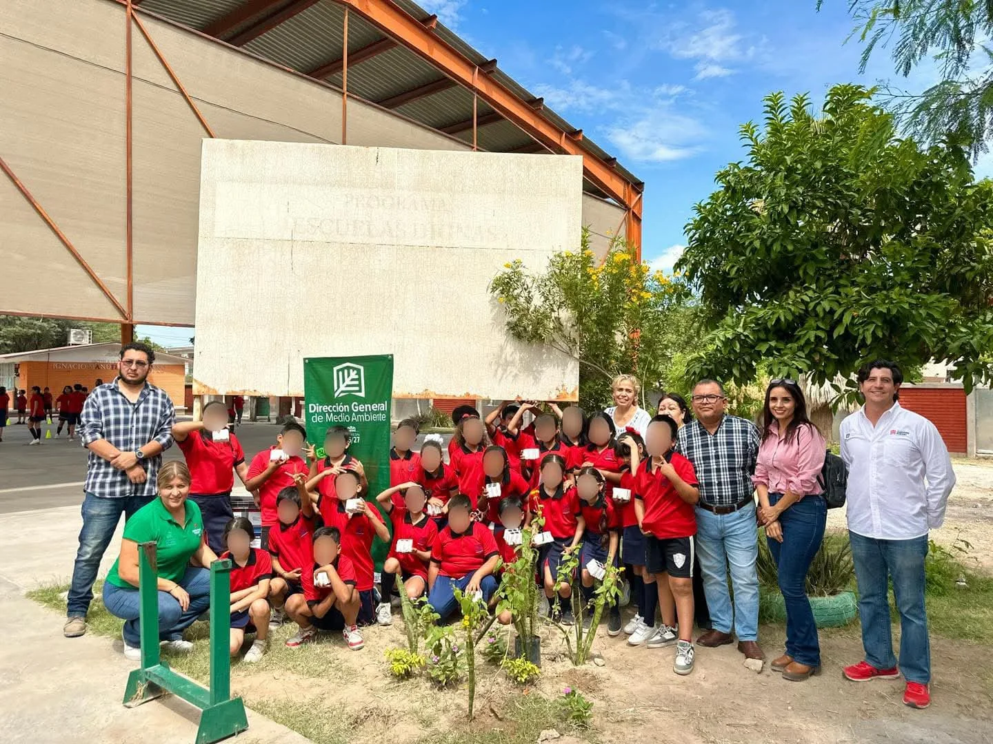 Continúa la instalación de jardines polinizadores en áreas públicas y escuelas de Torreón