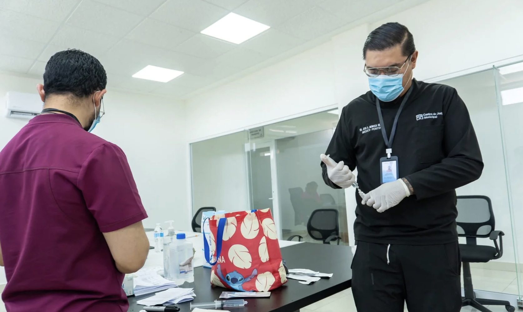 Aplican pruebas antidoping a operadores de taxi como parte del fortalecimiento a la movilidad segura