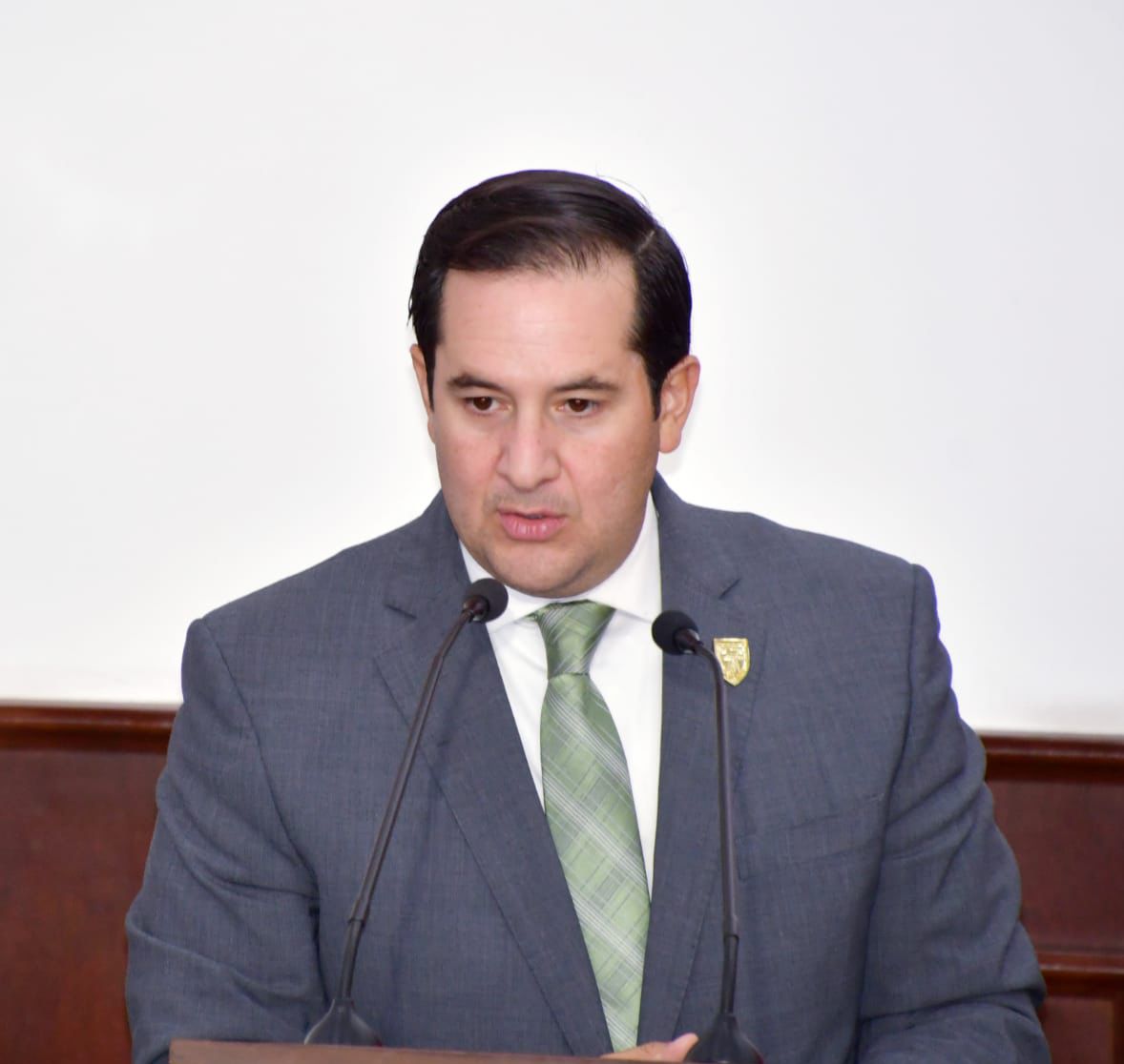 Programas y becas más accesibles para comunidad científica, plantea Guillermo Ruiz a federación   