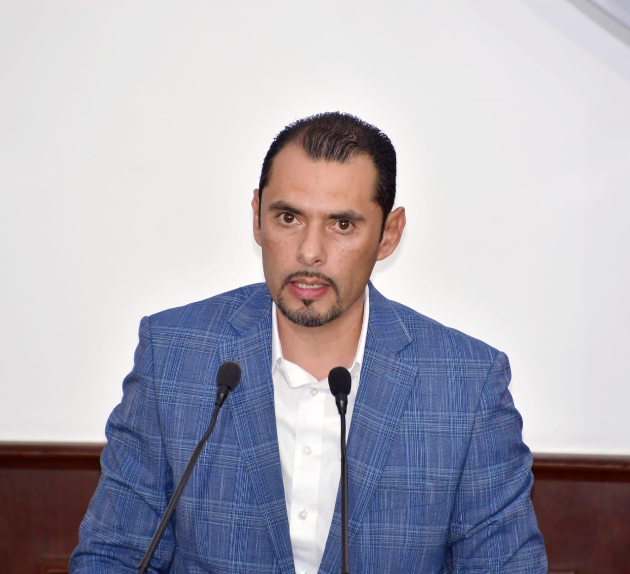 Promueve Sergio Zenón mantenimiento de la Carretera Federal 57