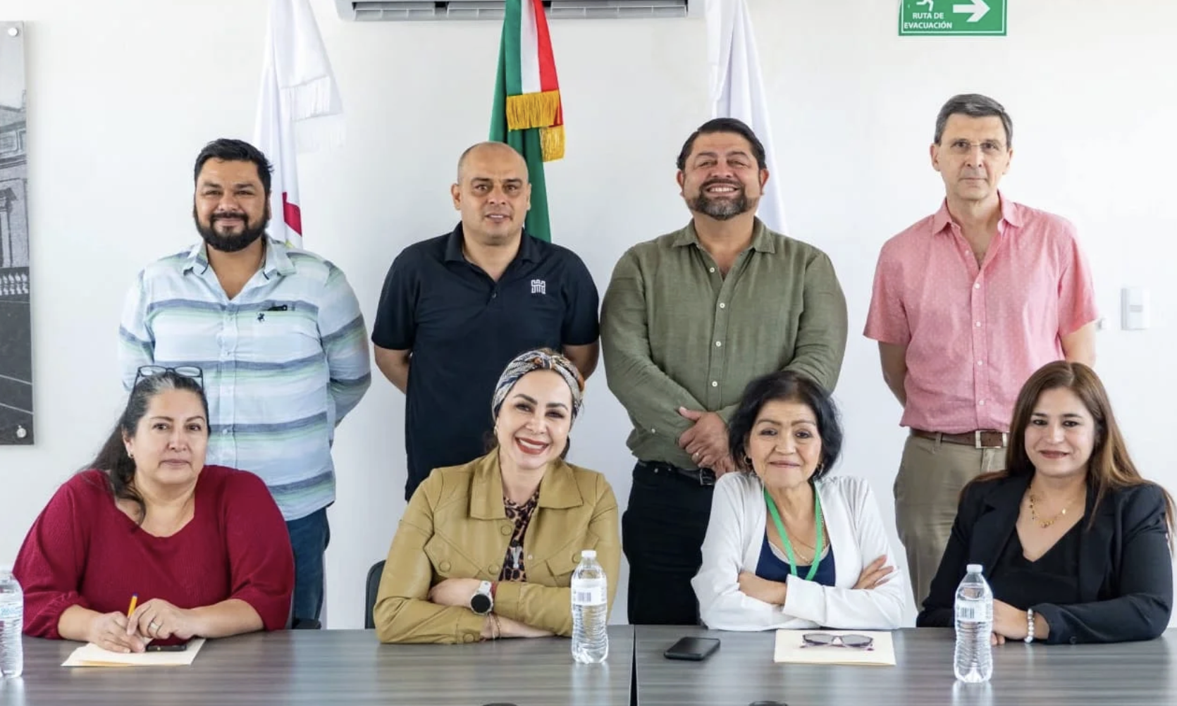 Preparan brigada especial de entrega de gafetes a taxistas