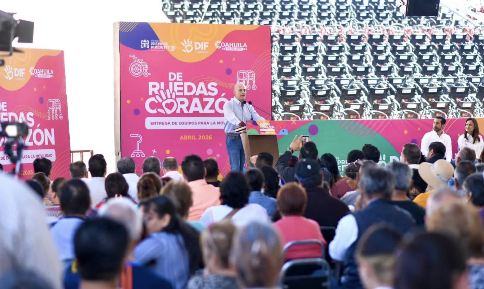 Entrega Román Cepeda aparatos ortopédicos a través del programa ‘De Ruedas Corazón’