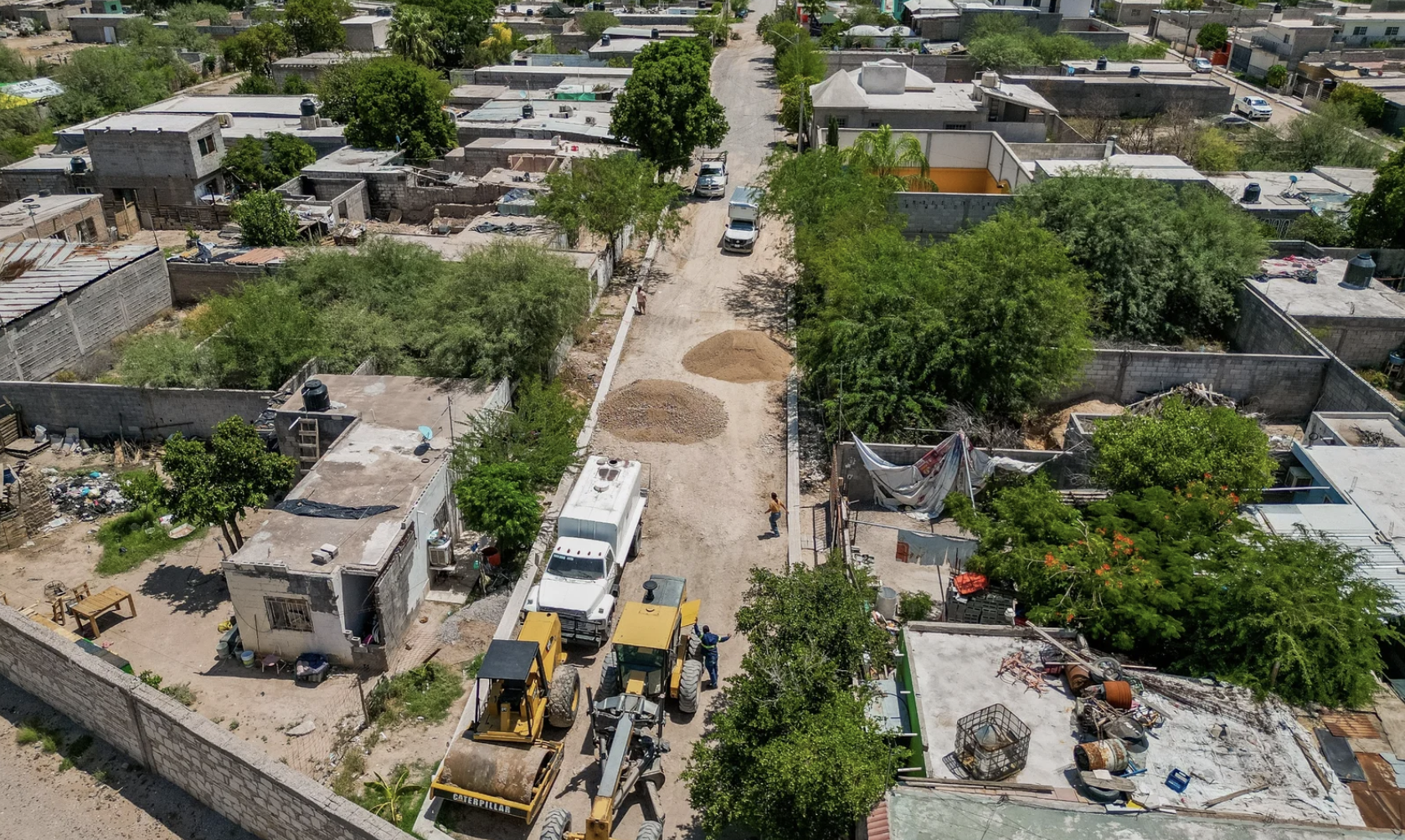 Llevan programa de pavimentación al ejido El Águila