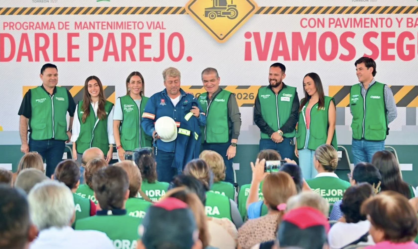 Atiende Miguel Riquelme rezago en pavimentación al suroriente de Torreón con el rograma “A darle parejo”