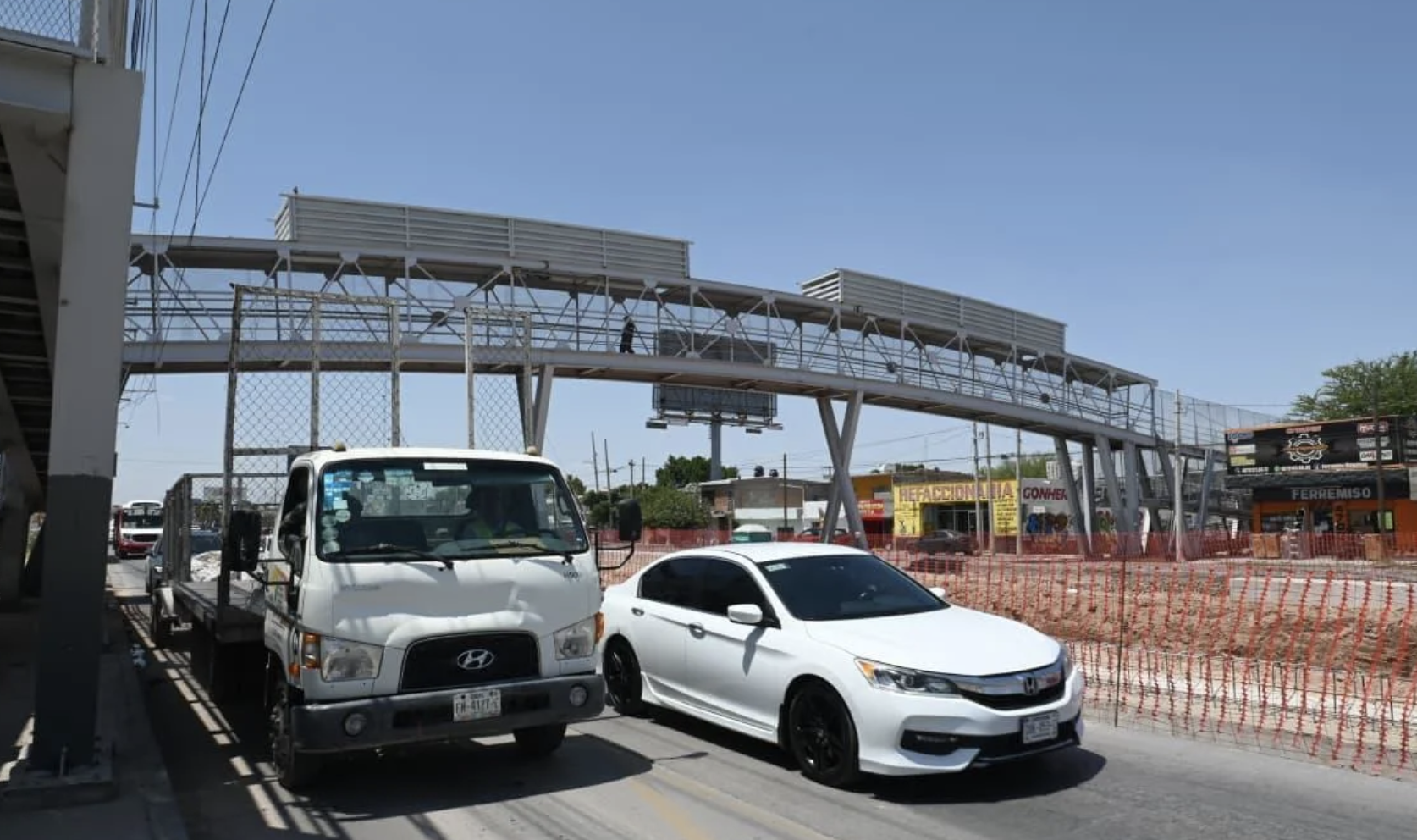 Gobierno de torreón prioriza la seguridad de peatones, pasajeros y conductores durante obras del Sistema Vial Revolución – Vasconcelos